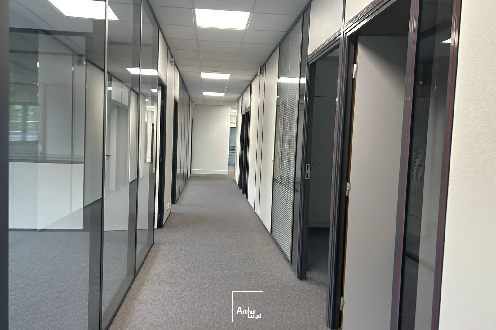 Bureaux à louer à proximité du RER C à Gennevilliers Parc les Barbanniers