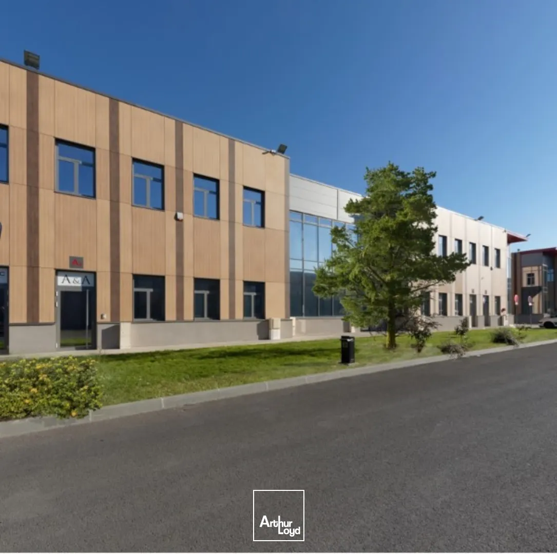 Atelier industriel en location 332 m² Le Blanc-Mesnil - Hub Nord Paris - Multiconnexions A1/A3/RER - 7m libre