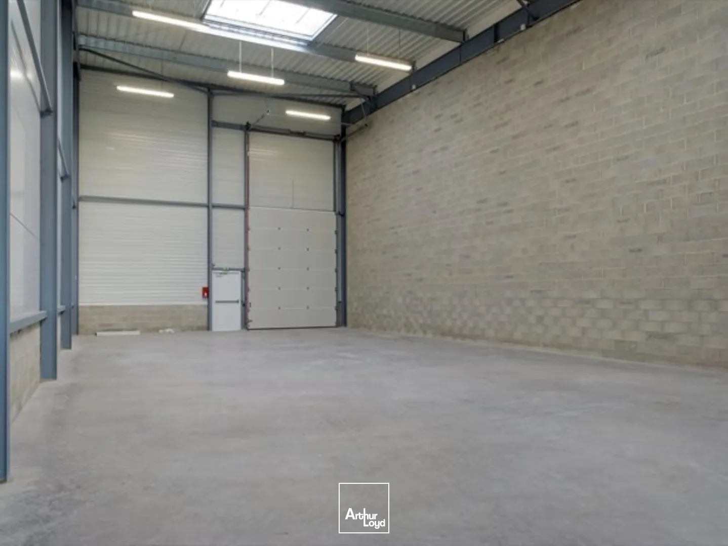 Atelier industriel en location 332 m² Le Blanc-Mesnil - Hub Nord Paris - Multiconnexions A1/A3/RER - 7m libre