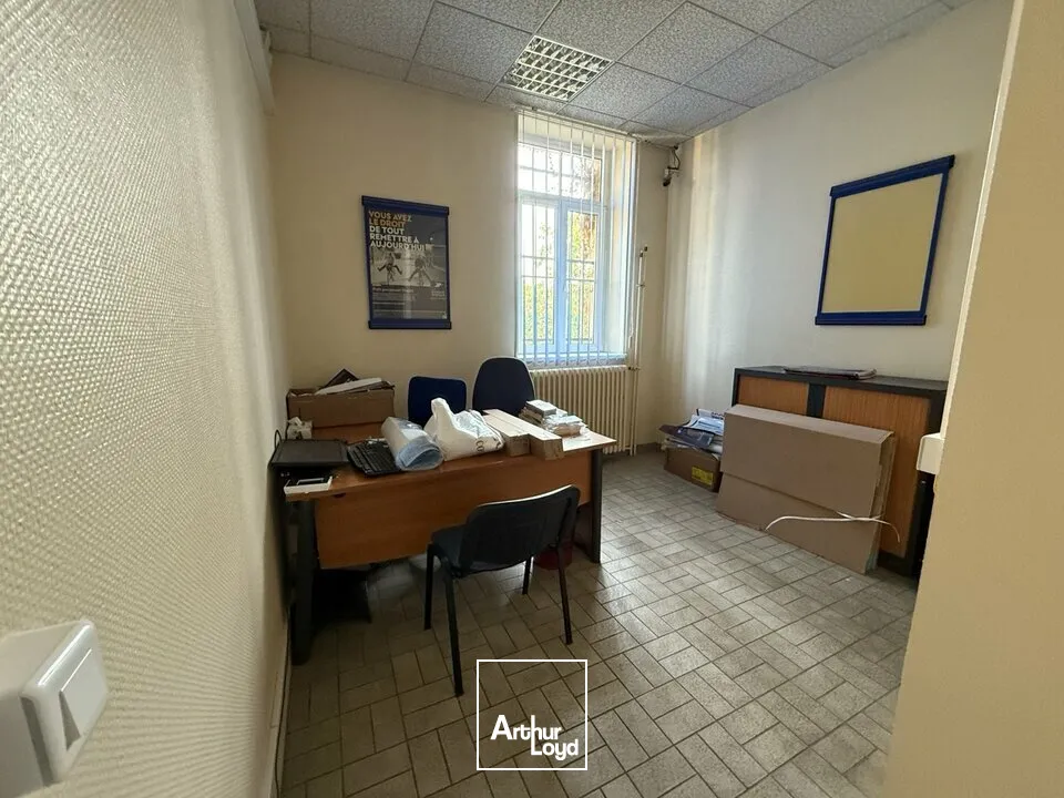 LOCAL COMMERCIAL à LOUER de 85.99 m²