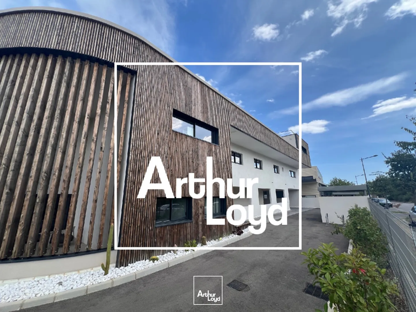 BUREAUX NEUFS AVEC ASCENSEUR A LOUER - JUVIGNAC