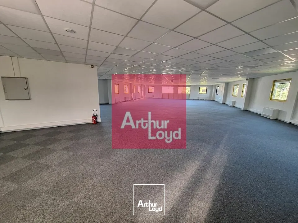 AUBIERE LA PARDIEU A LOUER BUREAUX EN ETAGE 285M²