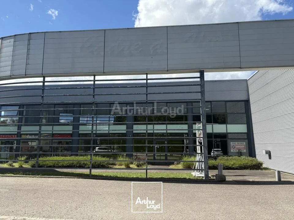 LOCAL COMMERCIAL à LOUER de 485 m²