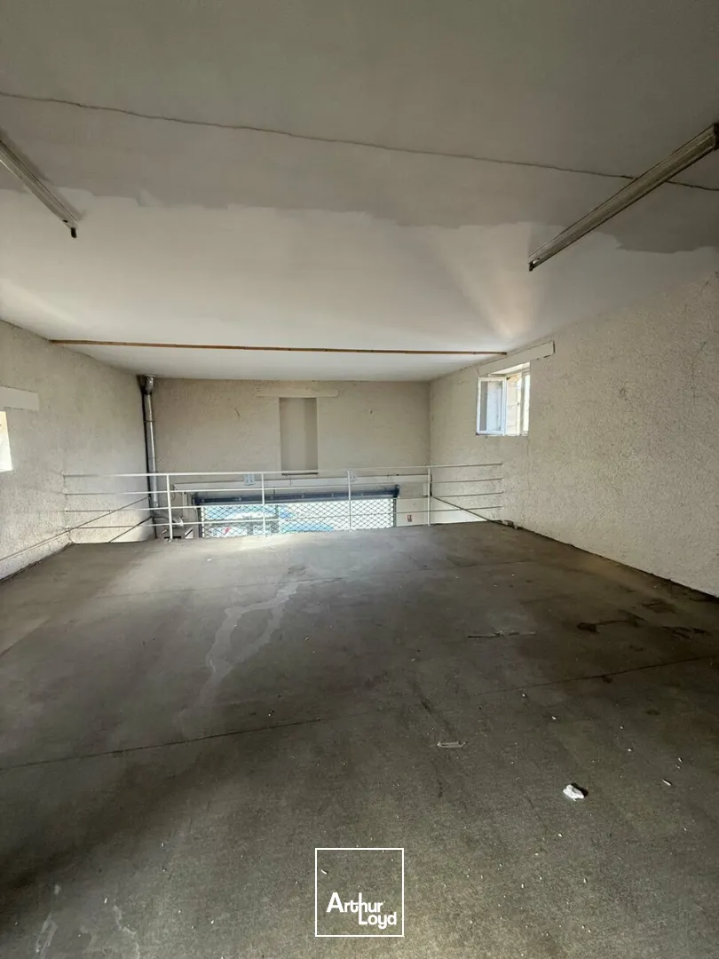 LOCAL COMMERCIAL location à SARLAT-LA-CANÉDA 24200