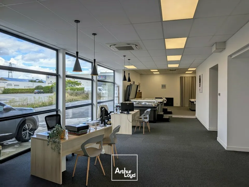 MELESSE - LOCAL COMMERCIAL A LOUER - 535 M²