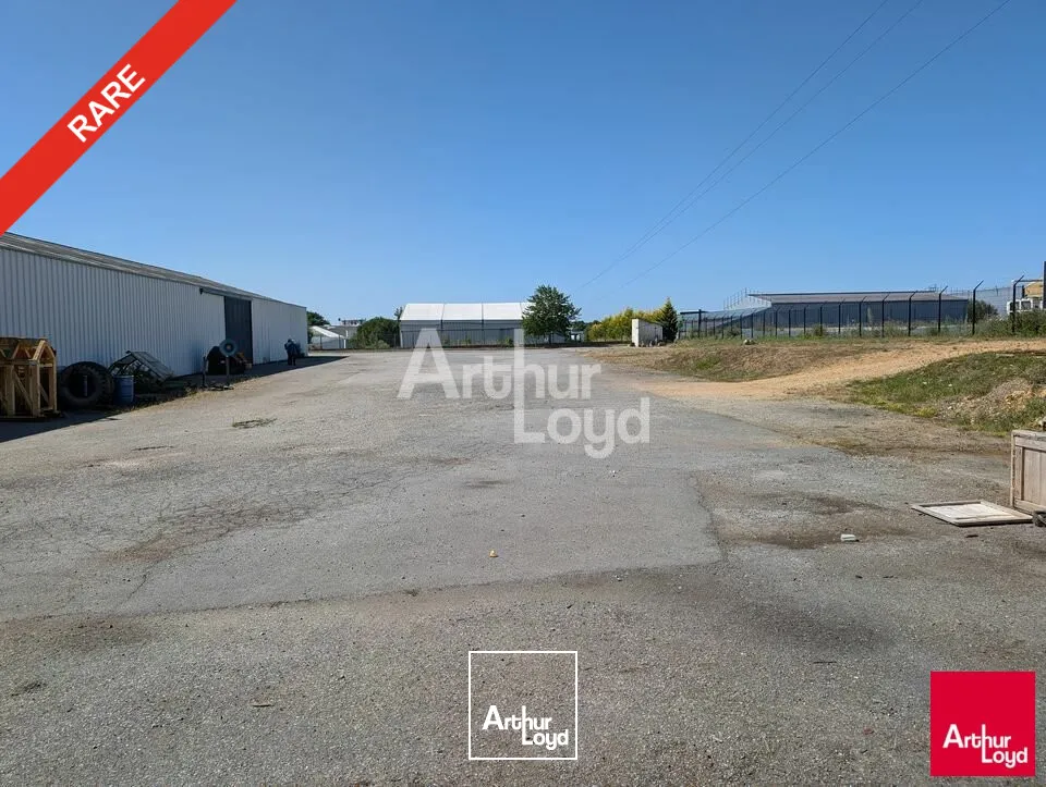 OPPORTUNITE LE RHEU - ENTREPOT A VENDRE - 3200 M²