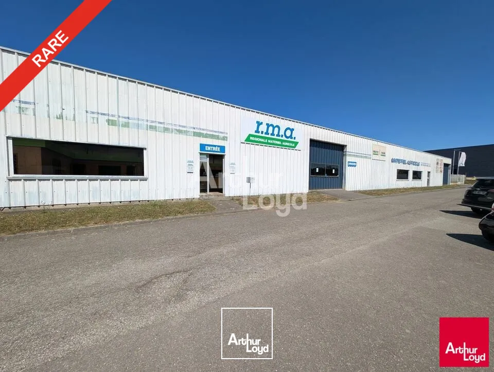 OPPORTUNITE LE RHEU - ENTREPOT A VENDRE - 3200 M²