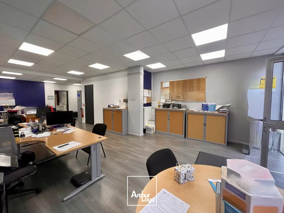 Local commercial à louer sur un axe passant de Reims - d'une superficie d'environ 