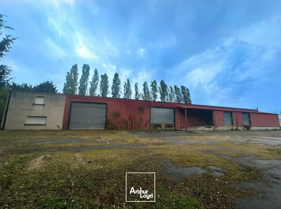 A VENDRE - LOCAL D'ACTIVITE - MEHUN SUR YEVRE