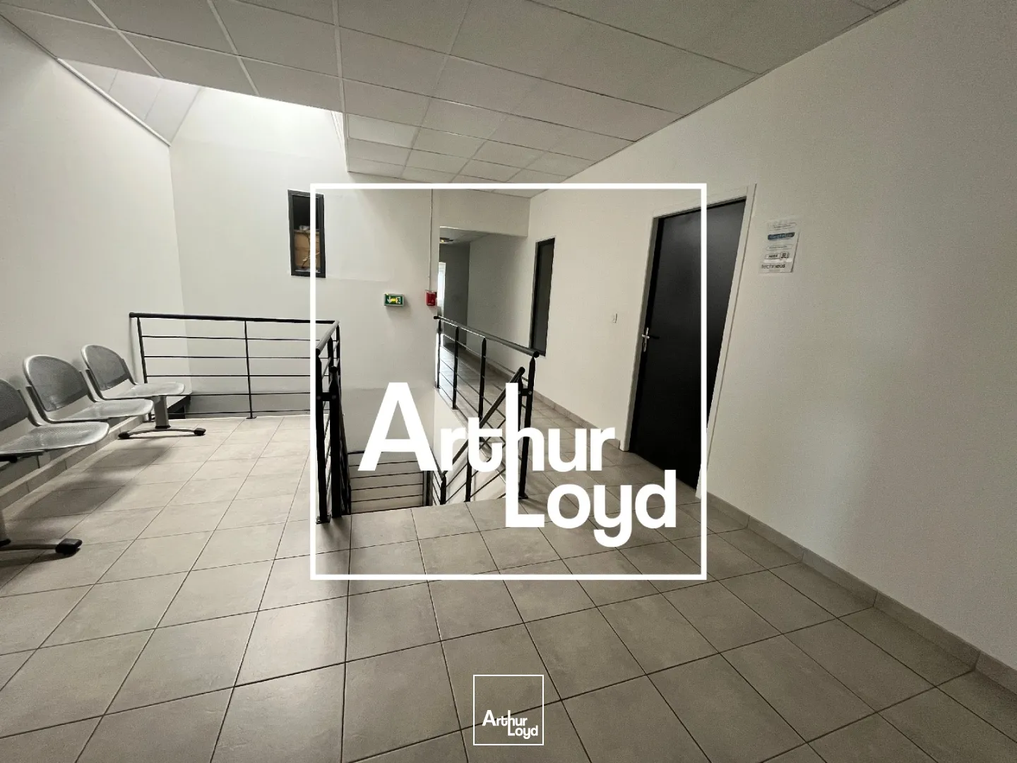 Bureaux à louer à Gallargues, 444,50 m2 divisibles dès 151,9 m2 : votre entreprise au coeur d'un pôle d'activités dynamique