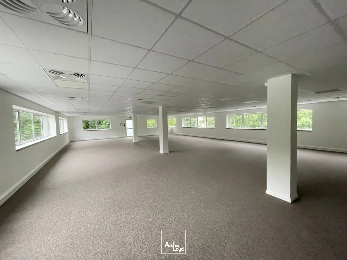 PLATEAUX DE BUREAUX RÉNOVÉS DIVISIBLES - CARQUEFOU LA FLEURIAYE