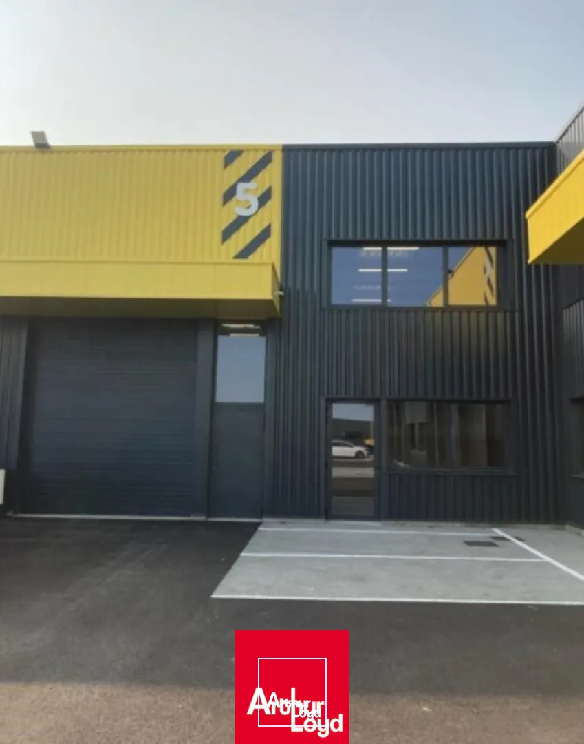 Local d'activité neuf, à vendre sur la commune de Frans, au sein d'un parc d'activité dynamique.