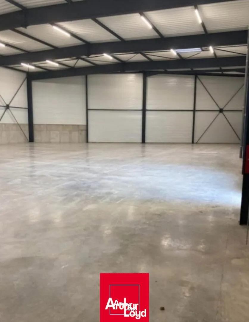 Local d'activité neuf, à vendre sur la commune de Frans, au sein d'un parc d'activité dynamique.