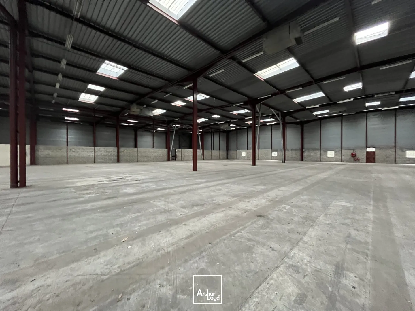 Entrepôt à louer - 1 600 m2 - Orléans Sud