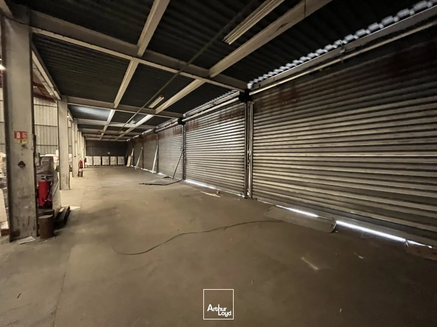 Bâtiment typé transport / messagerie à louer - 2 700 m2 - Nord/Est Métropole - Fleury les Aubrais