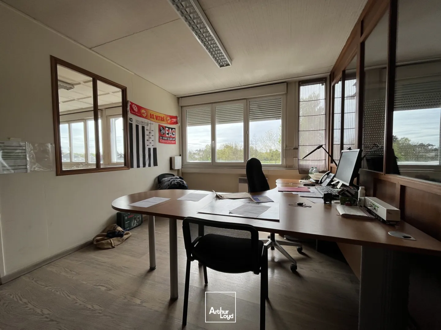 Bâtiment typé transport / messagerie à louer - 2 700 m2 - Nord/Est Métropole - Fleury les Aubrais