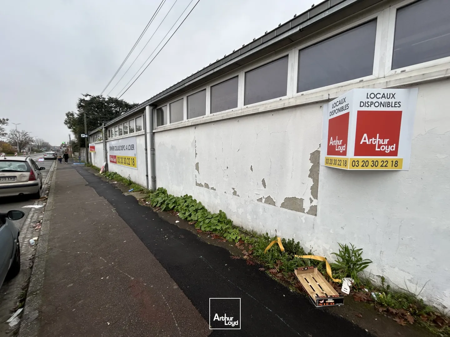 Cellules commerciales à louer 240 m2 divisible - Tourcoing - Emplacement n°1 sur axe passant avec parkings et visibilité renforcée