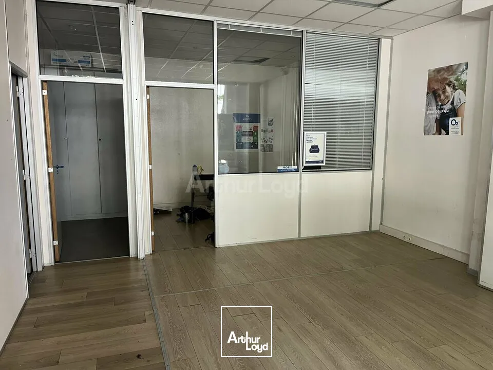 LOCAL COMMERCIAL à VENDRE de 75 m²