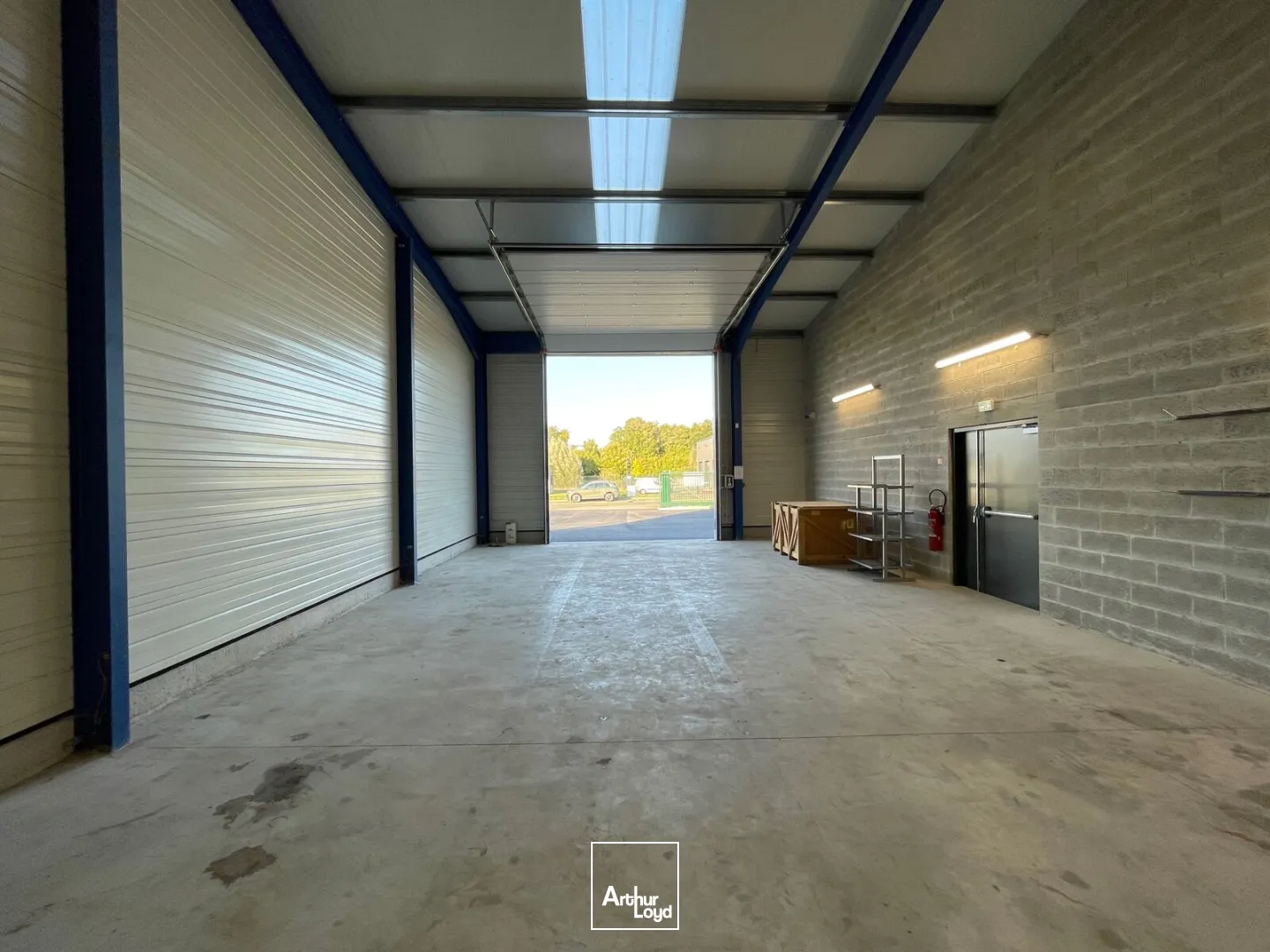 A LOUER LOCAL D'ACTIVITÉ 483 M2 ENVIRON À RESSONS SUR MATZ - PROCHE A1