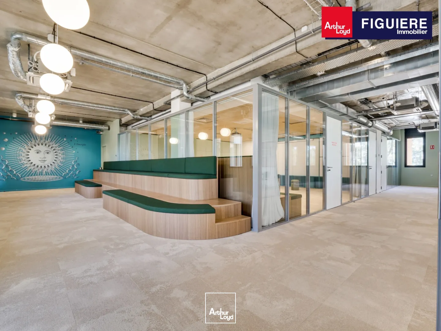 BUREAUX AVEC NOMBREUX SERVICES AU SEIN D'UN CENTRE D'AFFAIRE