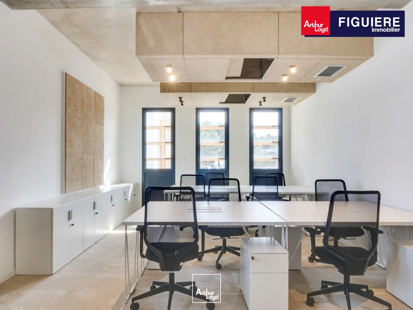 BUREAUX AVEC NOMBREUX SERVICES AU SEIN D'UN CENTRE D'AFFAIRE