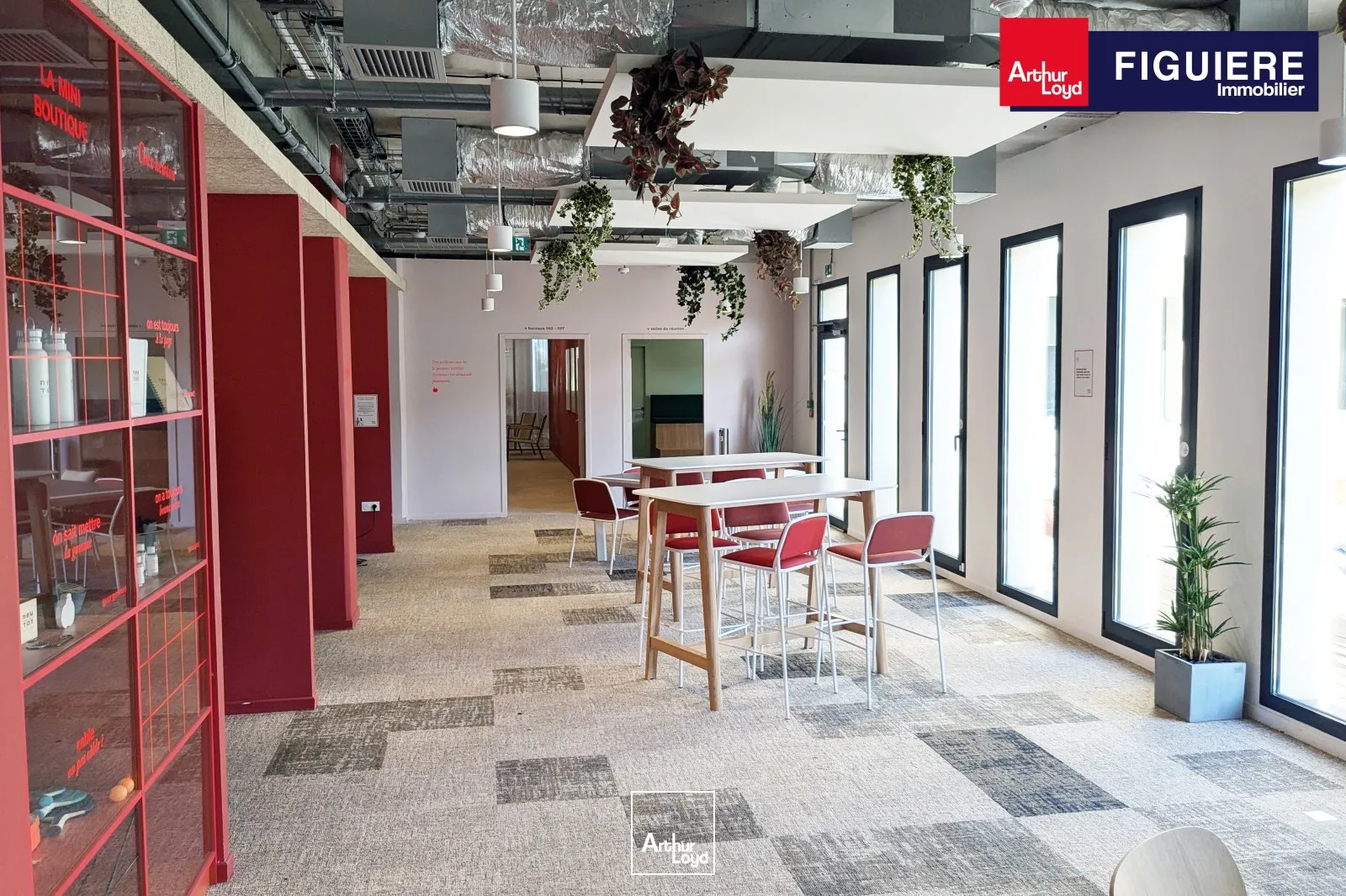 BUREAUX AVEC NOMBREUX SERVICES AU SEIN D'UN CENTRE D'AFFAIRE