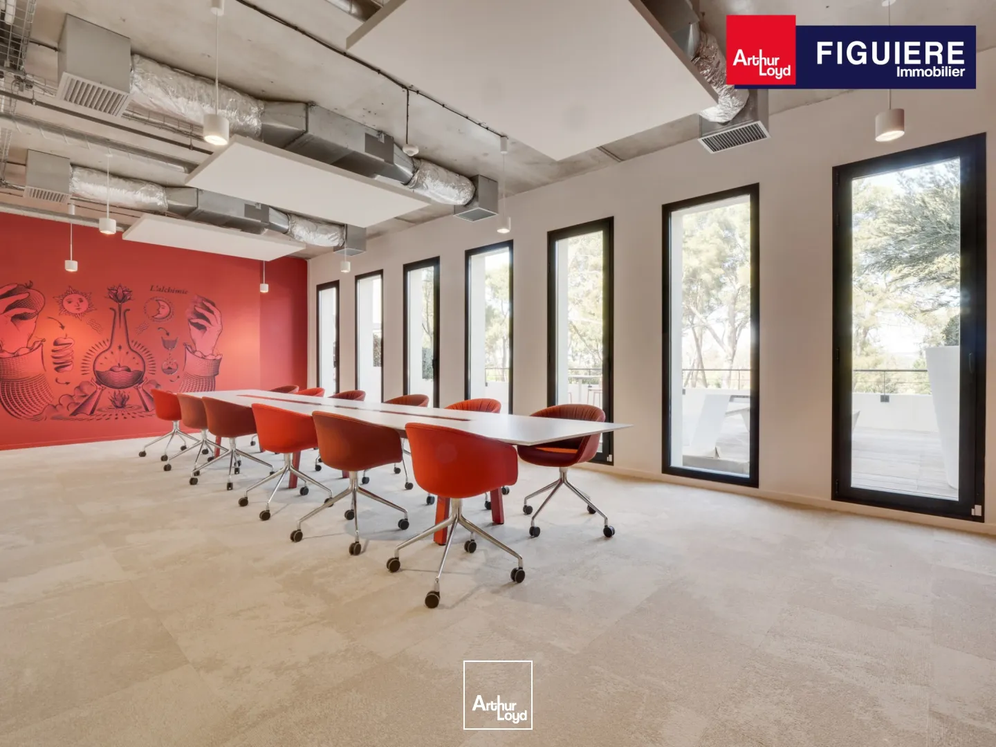 BUREAUX AVEC NOMBREUX SERVICES AU SEIN D'UN CENTRE D'AFFAIRE