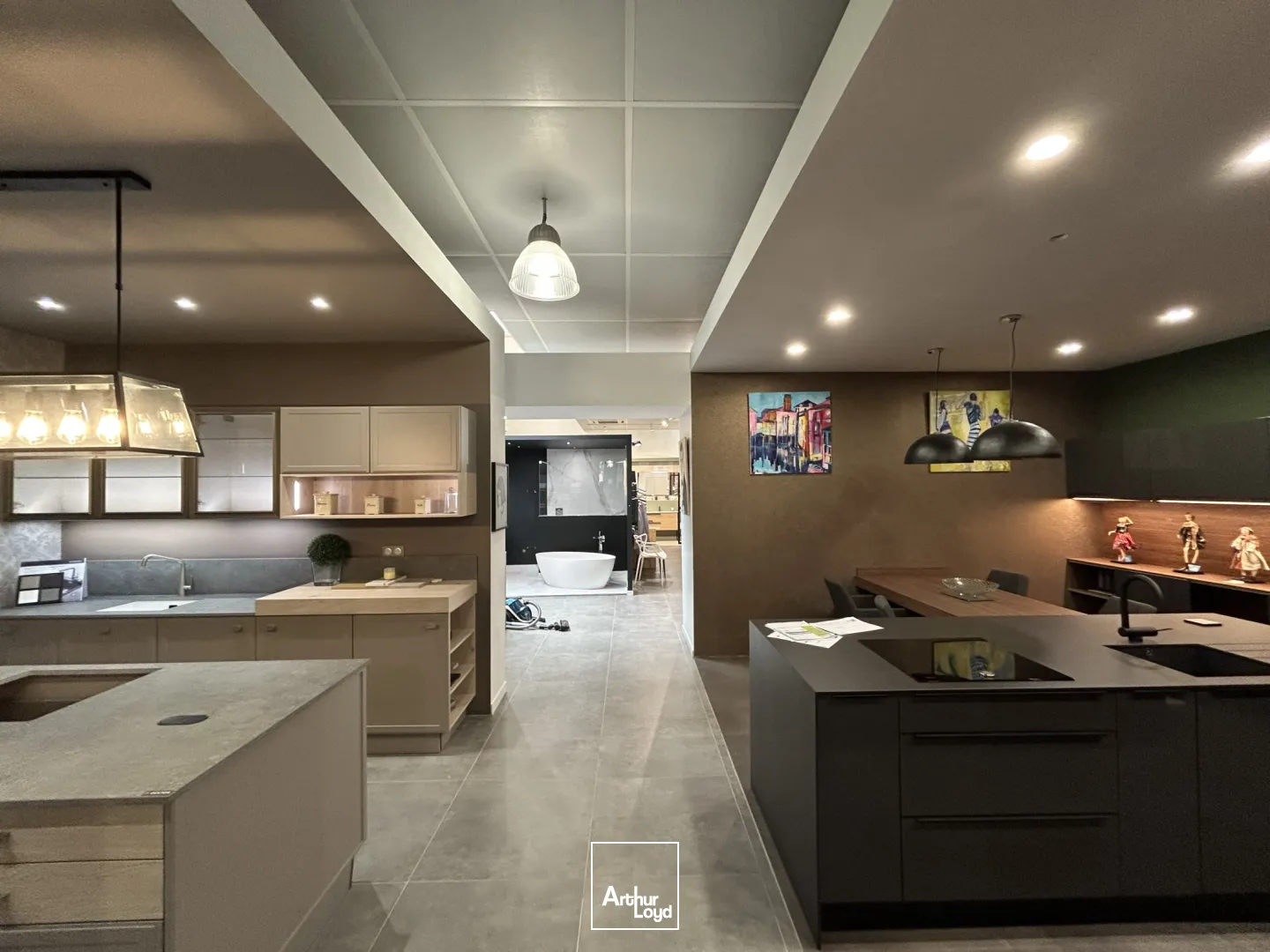 Local commercial à louer Douai - 510 m² rénovés avec vitrine et mezzanine - Emplacement Premium proche gare