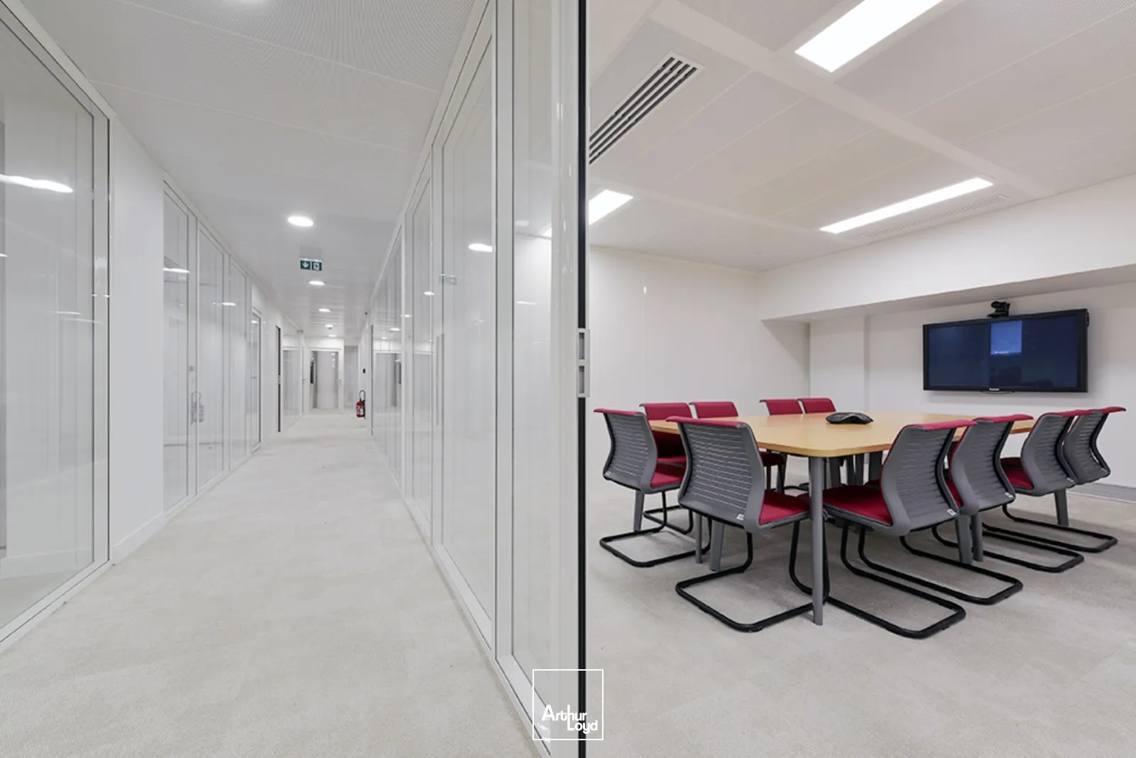 Mozaïk, bureaux lumineux et flexibles dans un immeuble de services, à Rueil sur Seine