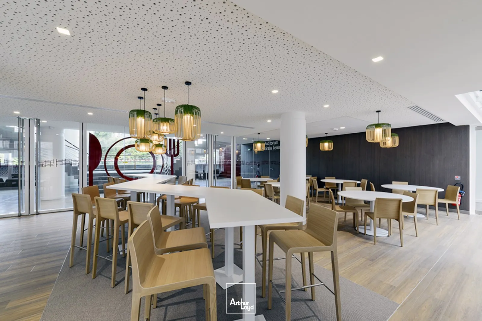 Mozaïk, bureaux lumineux et flexibles dans un immeuble de services, à Rueil sur Seine