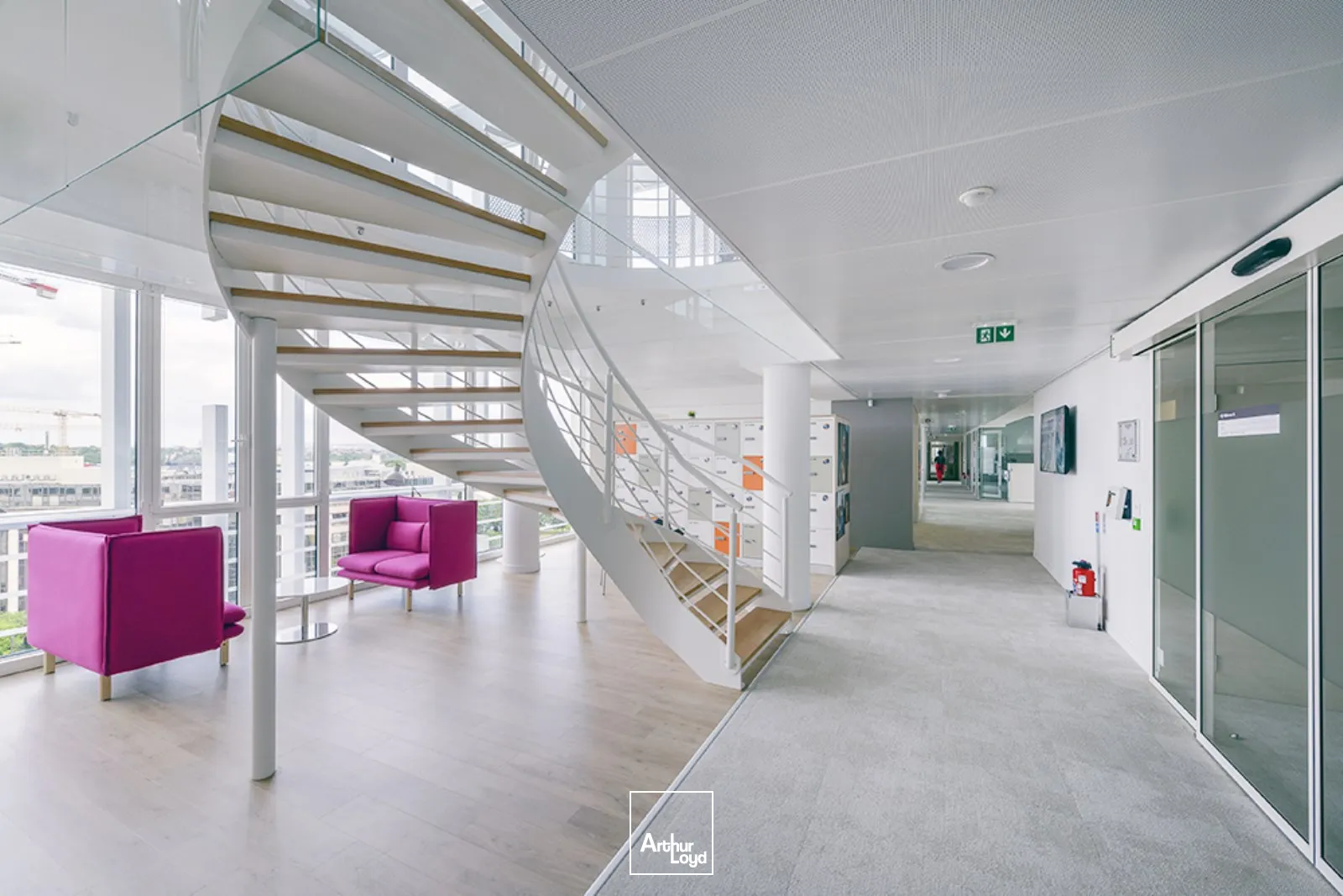 Mozaïk, bureaux lumineux et flexibles dans un immeuble de services, à Rueil sur Seine