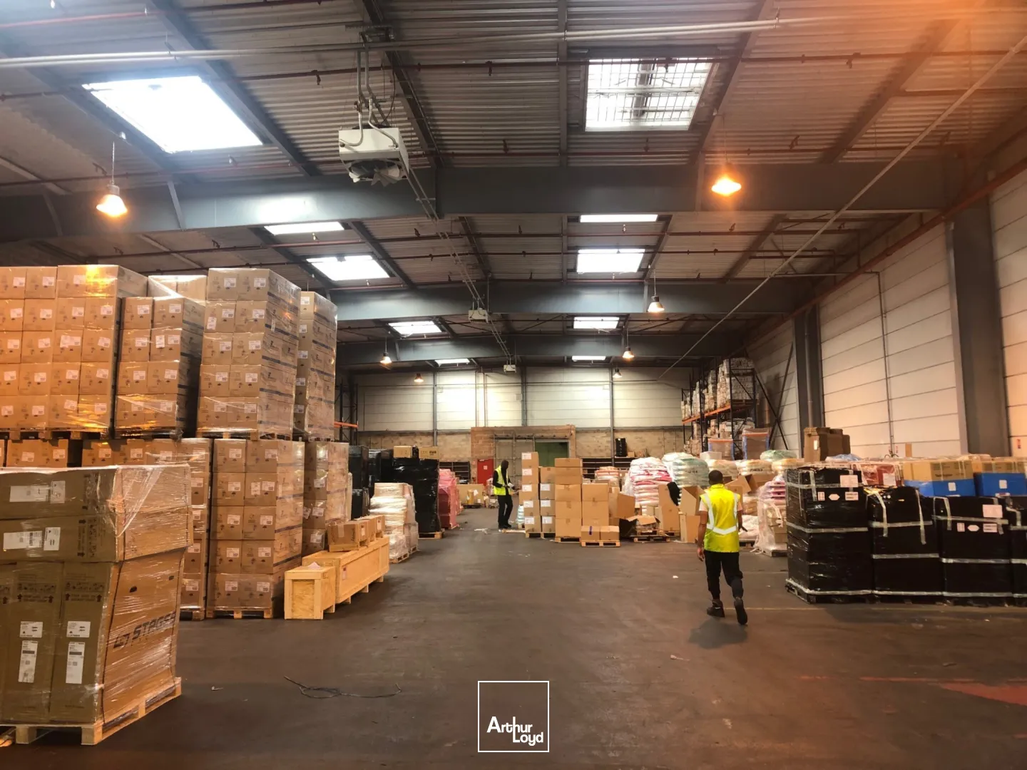 Rare : Entrepôt 1 352 m² avec bureaux - accès A1/A104/RER D - proximité Roissy CDG - ICPE 1510 - location en bail commercial