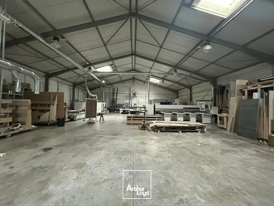 LOCAL D'ACTIVITE - ENTREPOT à VENDRE de 540 m²