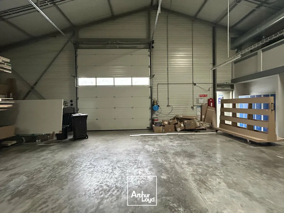 LOCAL D'ACTIVITE - ENTREPOT à VENDRE de 540 m²