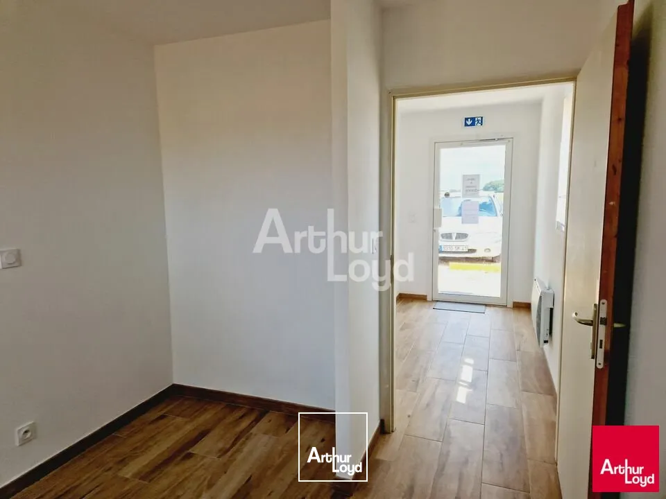 HERBAULT - LOCATION LOCAL COMMERCIAL OU BUREAU DE 22,67 M² - ZONE COMMERCIALE 