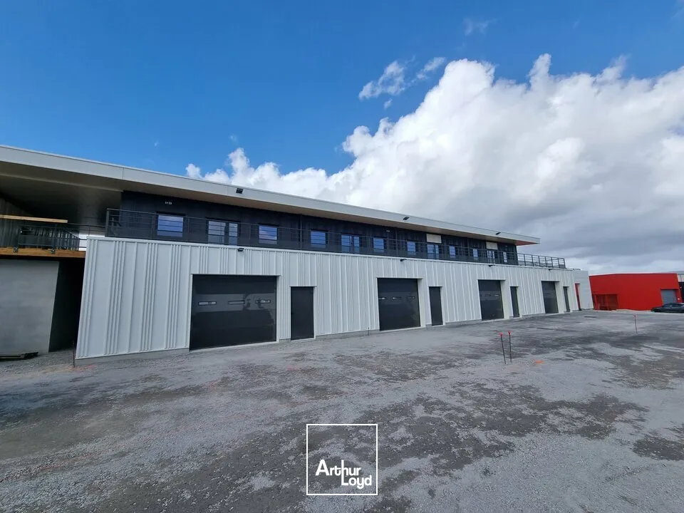 POITIERS SUD SECTEUR CENTRE COMMERCIAL AUCHAN - BUREAUX A LOUER 389M²
