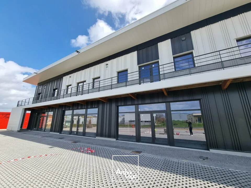 POITIERS SUD SECTEUR CENTRE COMMERCIAL AUCHAN - BUREAUX A LOUER 259M²