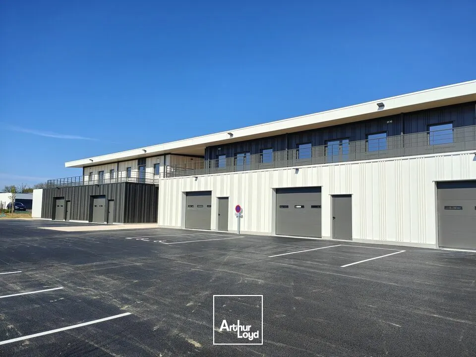POITIERS SUD ZONE AUCHAN - BUREAUX NEUF A LOUER 130M² 