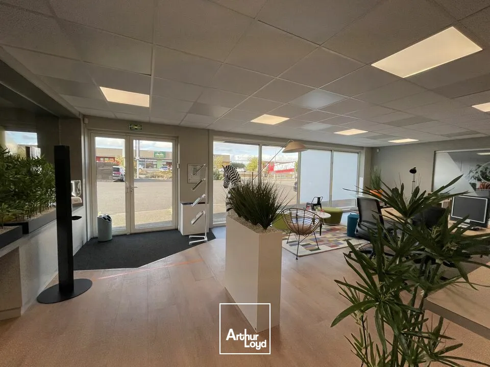 A LOUER LOCAL DE 700M2 SECTEUR MENDES CHAURAY