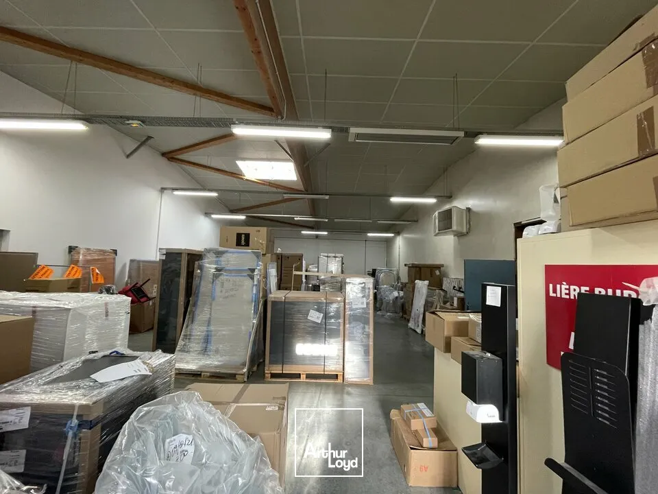 A LOUER LOCAL DE 700M2 SECTEUR MENDES CHAURAY