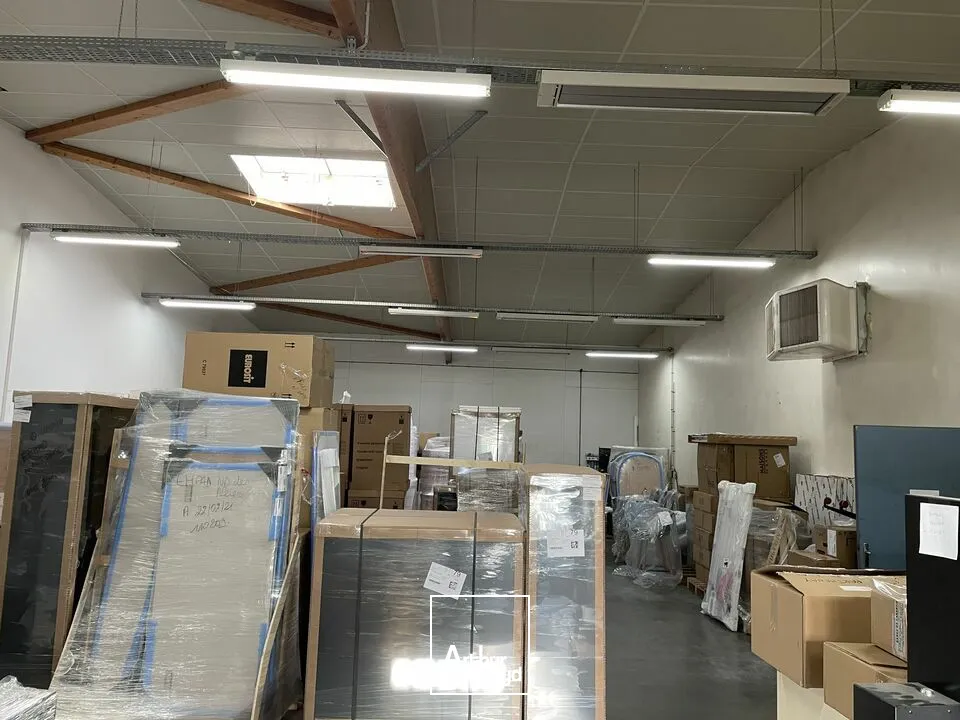 A LOUER LOCAL DE 700M2 SECTEUR MENDES CHAURAY