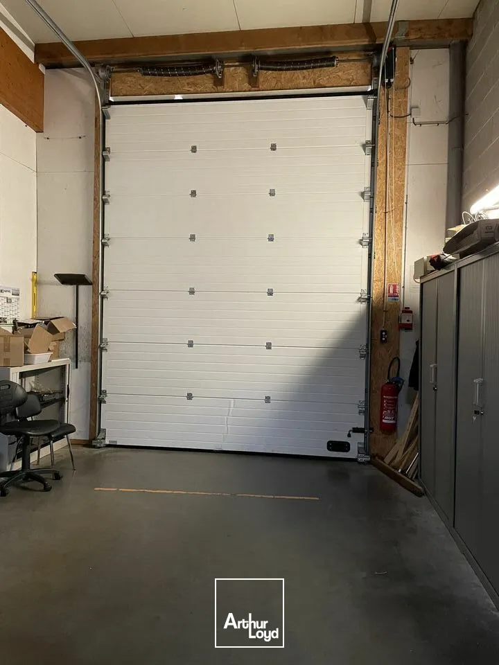 A LOUER LOCAL DE 700M2 SECTEUR MENDES CHAURAY