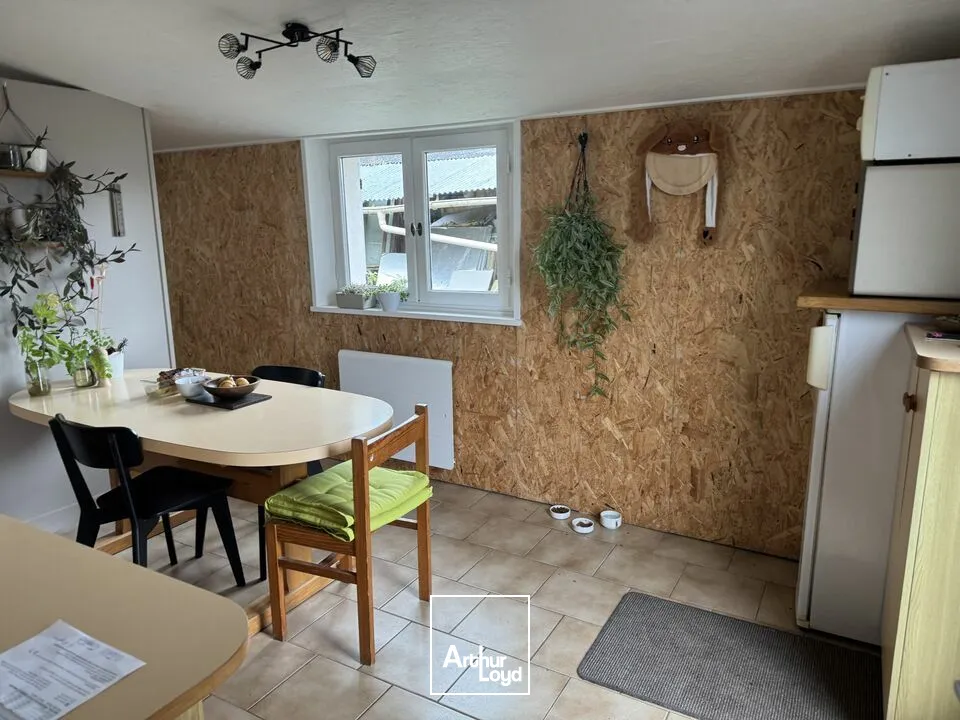 TOURS NORD ROCHECORBON PROCHE ECHANGEUR A10 - A LOUER LOCAL D'ACTIVITES 400 m²