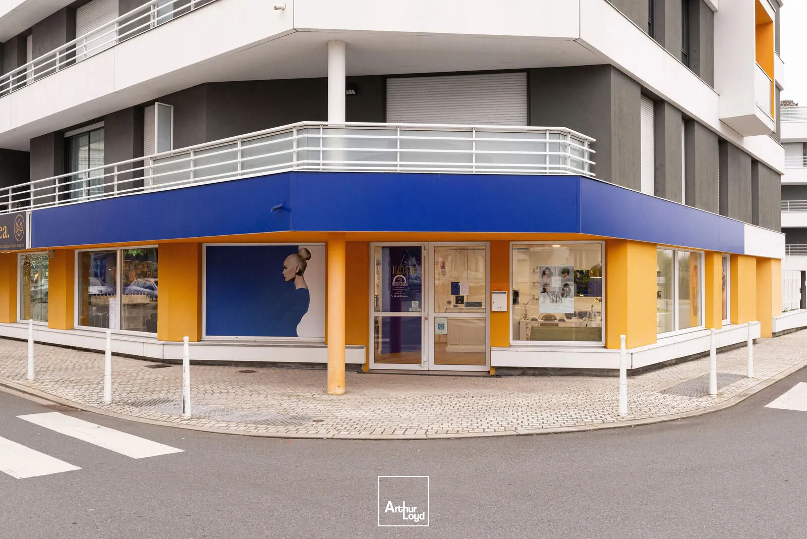 A LOUER LOCAL LA BAULE DE GAULLE 89M2