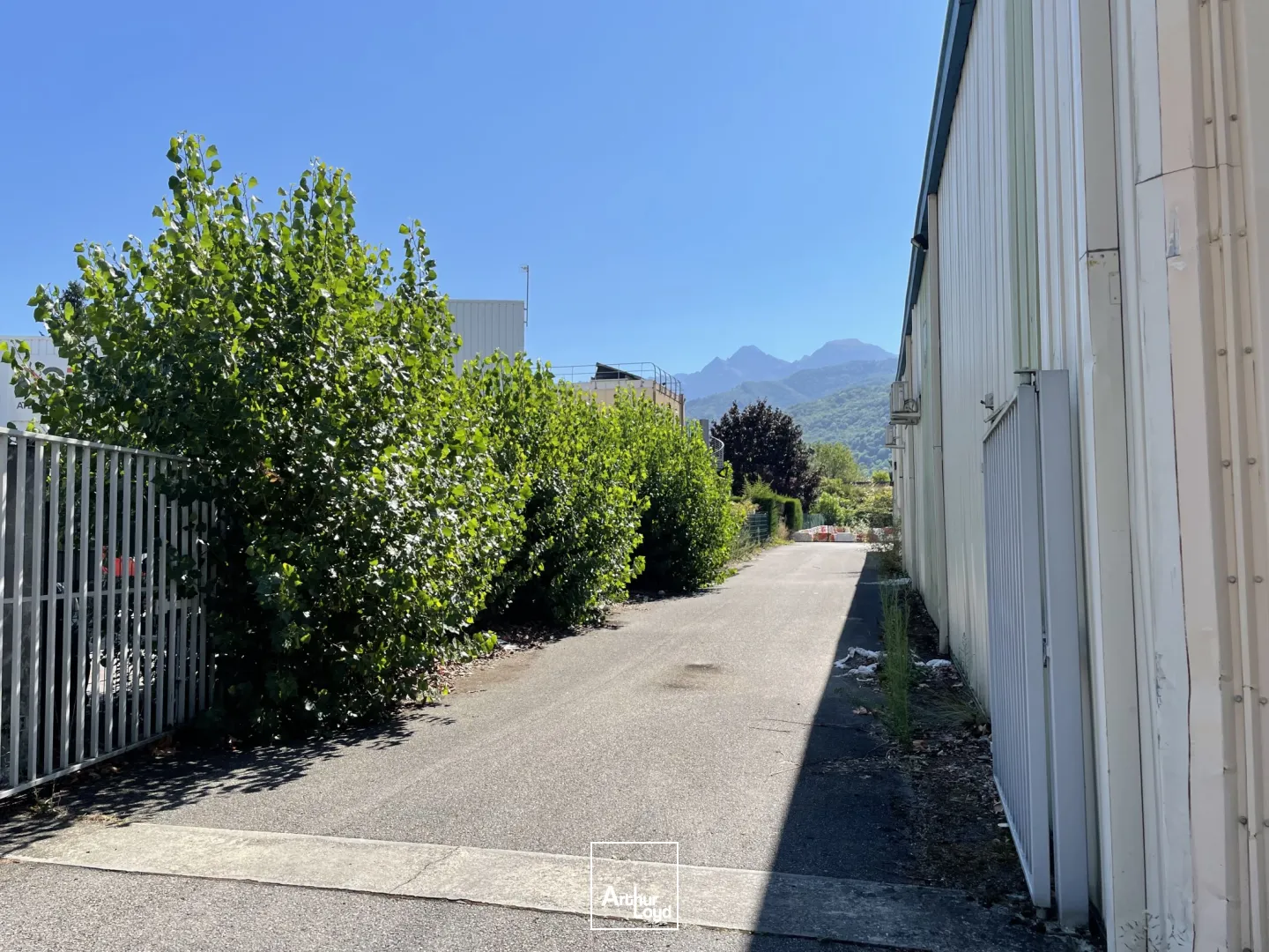 Local d'activité/entrepôt à louer GIERES