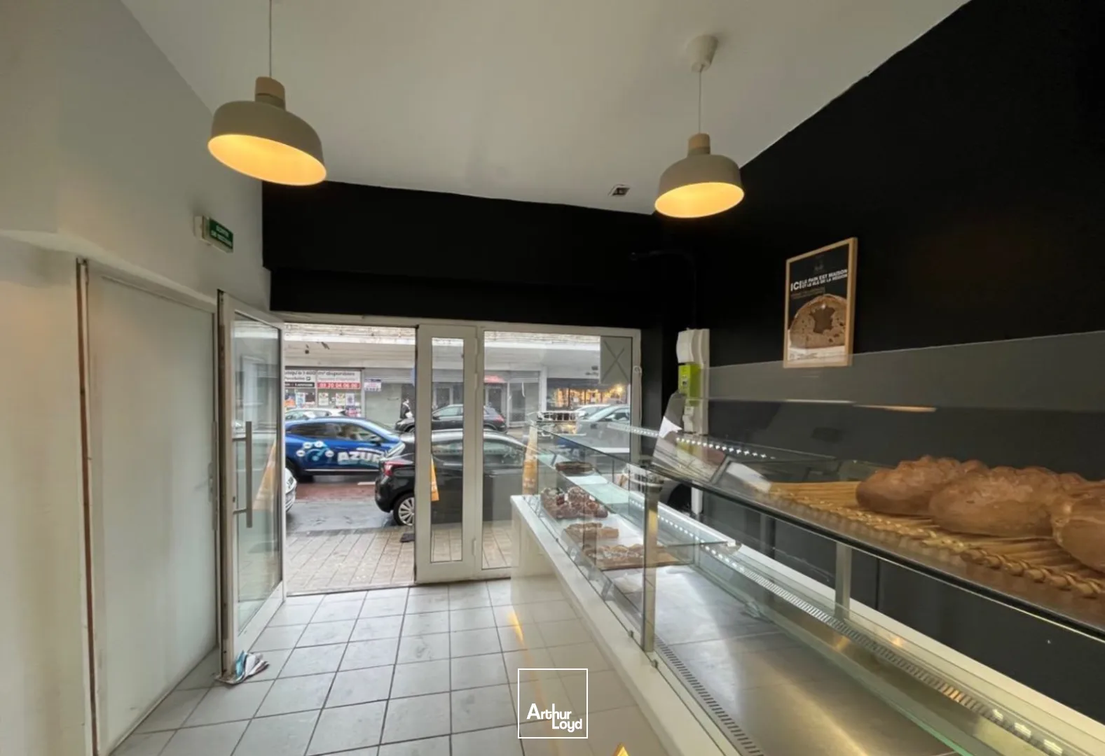 Local commercial à louer Lille Lomme - 131 m² avec extraction possible - Forte visibilité sur axe très passant.