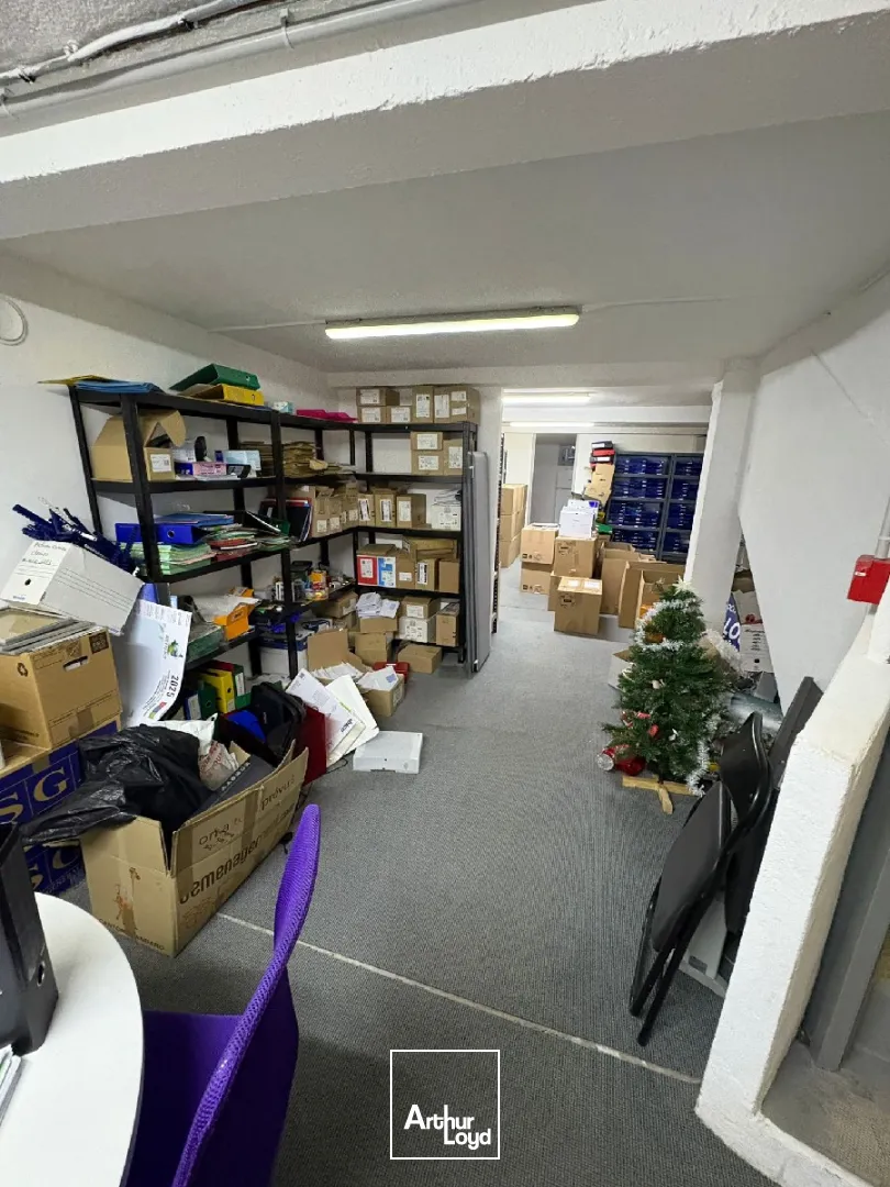 Locaux commerciaux/Bureaux à louer - 5 Avenues - 13004 Marseille