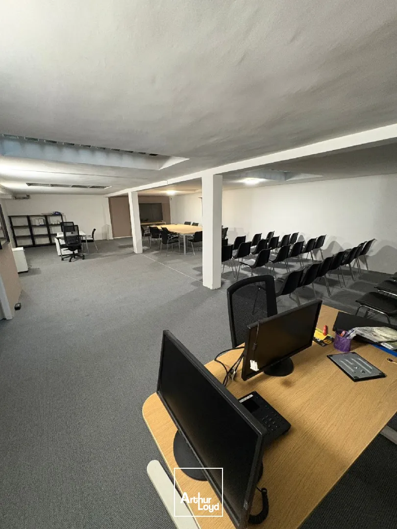 Locaux commerciaux/Bureaux à louer - 5 Avenues - 13004 Marseille