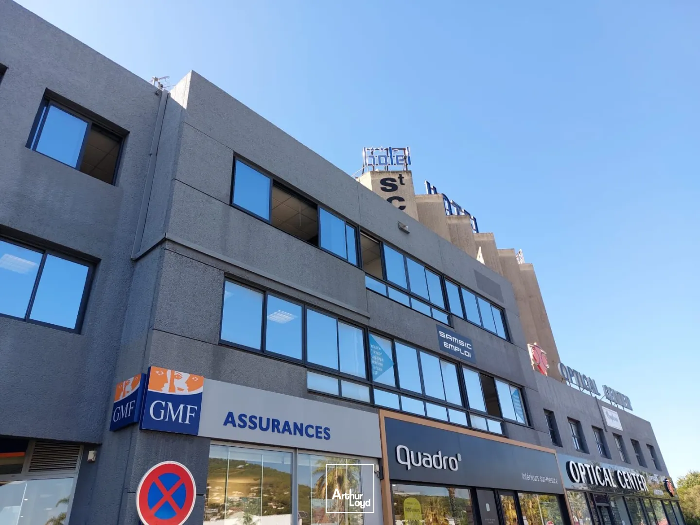 Bureaux à louer avec parking à proximité de l'Avenue 83 - La Valette du Var