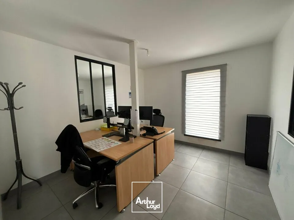 À LOUER  BÂTIMENT TERTIAIRE DE PLAIN-PIED  200 m²  LA ROCHE-SUR-YON